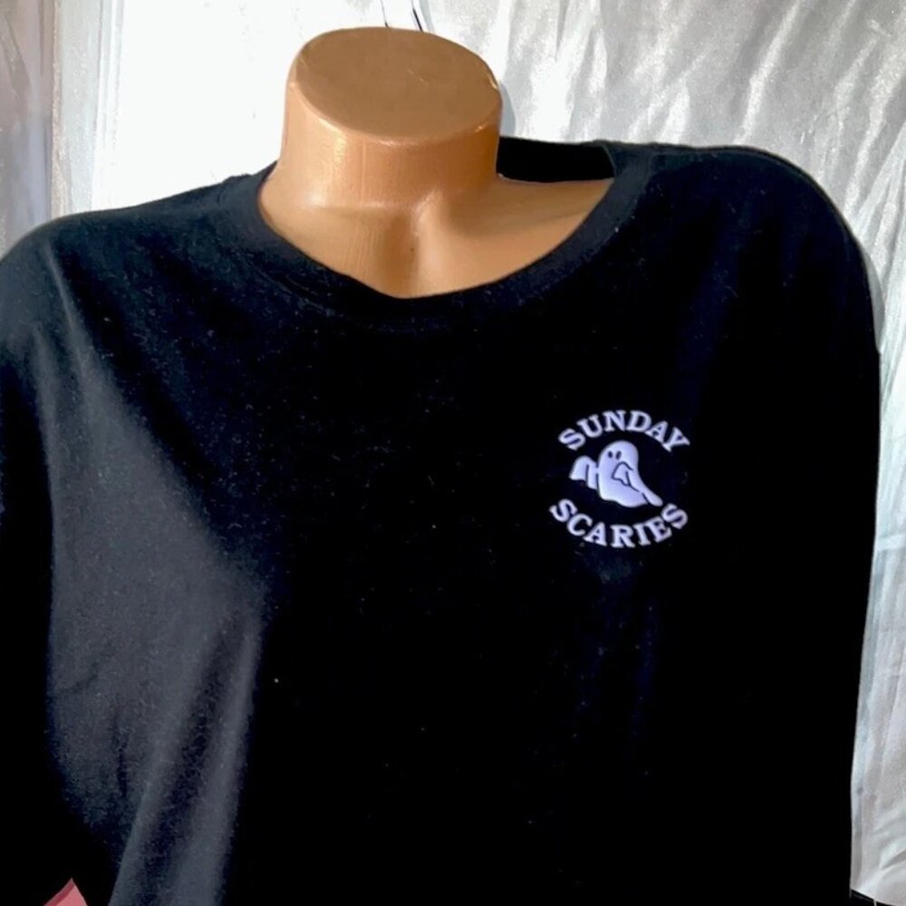 Victoria's Secret-Pink M T-Shirt Ghost Halloween SUNDAY SCARIES Varsity Crew Top